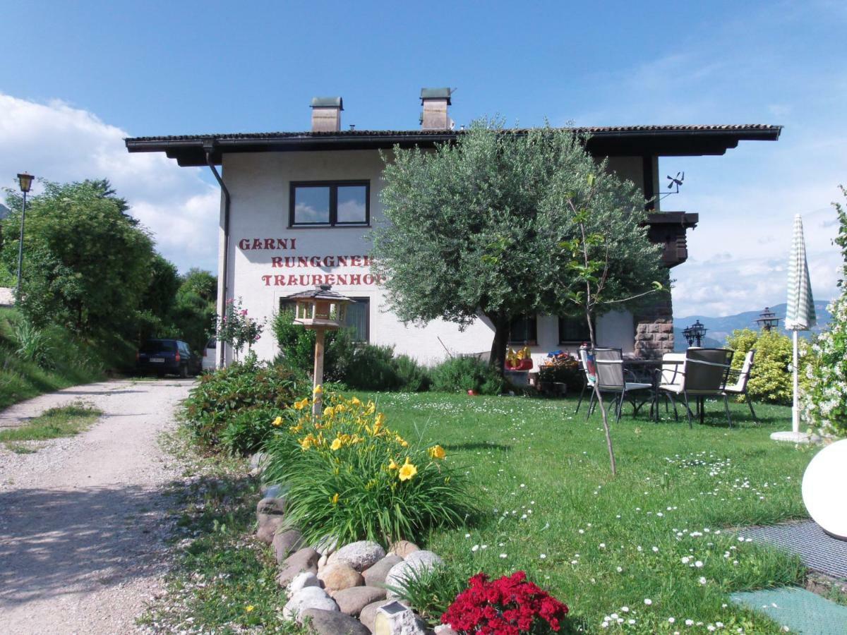 Garni Runggner Traubenhof Hotel แตร์เมโน ภายนอก รูปภาพ