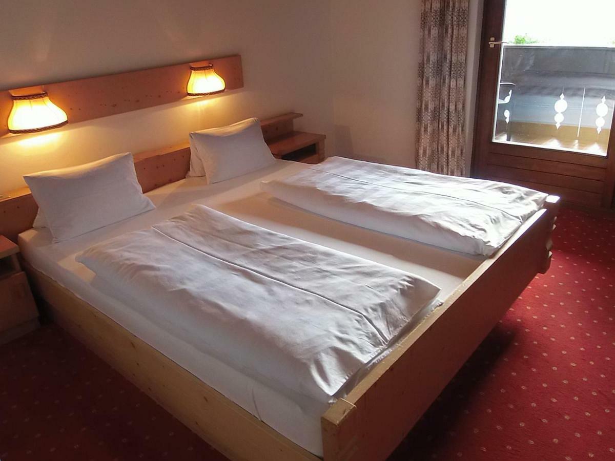 Garni Runggner Traubenhof Hotel แตร์เมโน ภายนอก รูปภาพ